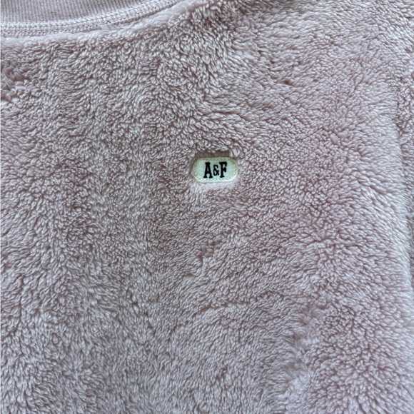 Abercrombie fuzzy crewneck sweater - Picture 2 of 4
